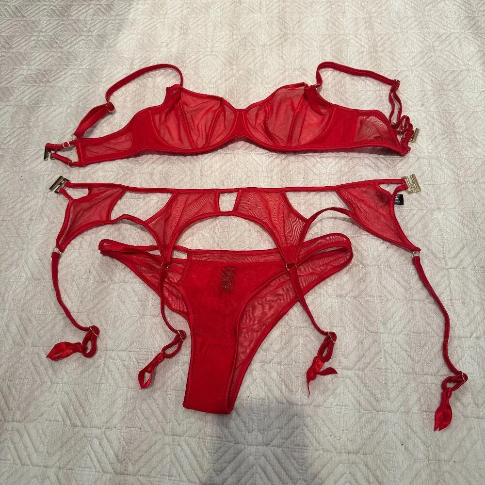 NEW Ruby Red  Suspender, Marie Mur, S - Picture 3 of 5